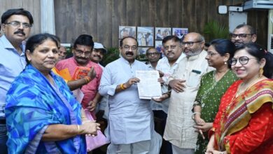 300 employees of Bhilai Municipal Corporation received the gratuity amount which was pending for years