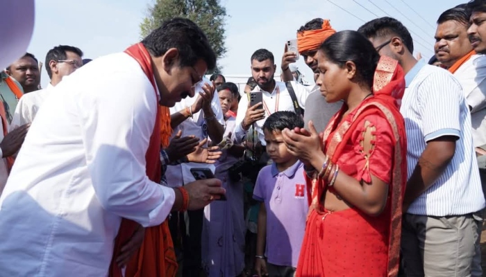 Deputy Chief Minister Vijay Sharma visited rural areas under the "More Door-Sai Sarkar" campaign in Chhattisgarh