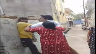 बिलासपुर में BJP नेता की गुंडागर्दी का वीडियो वायरल, महिलाओं से भी की मारपीट