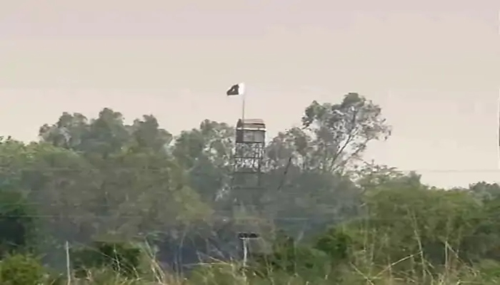 Pakistan again installed flags on the checkpoints, NIA chief reached Pahalgam