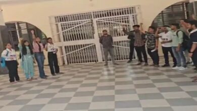 GGU Namaz controversy: Students protest in support of professor, chaos in university