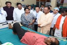 Sushasan Tihar: CM Sai did a surprise inspection of the district hospital, took doctors' reports from patients