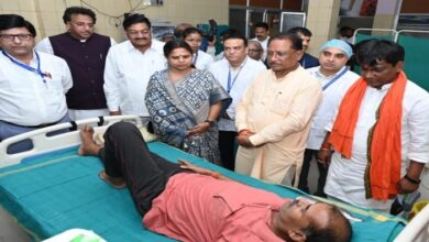Sushasan Tihar: CM Sai did a surprise inspection of the district hospital, took doctors' reports from patients