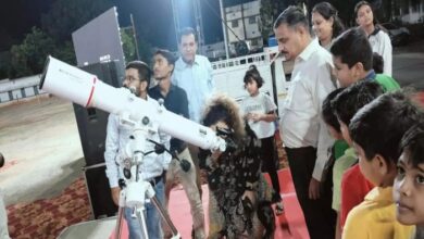 Historic 'Mega Sky Watching' event, 500 students saw the moon and planets through telescope