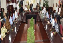 Topper students of board exams met the Governor and were felicitated