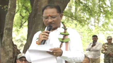 Good governance festival: CM Sai organized a meeting in village Muller, gave a gift of announcements; Villagers garlanded him with leaves