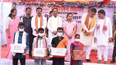 सीएम साय ने सीतागांव में सुनी जनता की समस्या, बोले – अंतिम व्यक्ति तक पहुंचे योजनाओं का लाभ, यही है सुशासन तिहार