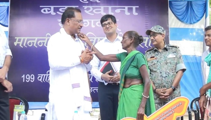 Shammi Durgam became emotional after getting the keys of the Prime Minister's residence, gave mother's blessings to the Chief Minister