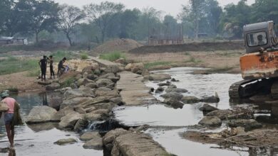 Dia from wall constructed at a cost of 2 crores broke in the first rain, allegations of corruption in construction, penalty recovered from the contracting company