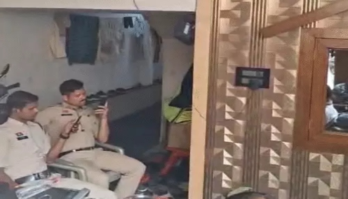 Chhattisgarh liquor scam: Congress leader said- EOW team took property papers, 19 lakh cash, mobile and documents seized