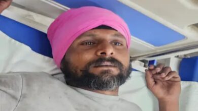 11-KV लाइन की चपेट में आया हार्वेस्टर चालक: डीजल डालते समय हुआ हादसा, ड्राइवर गंभीर रूप से झुलसा