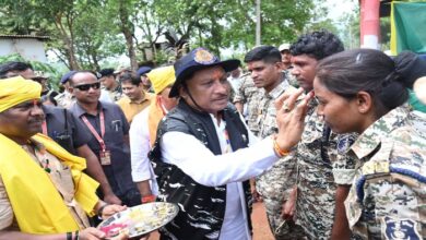 Chief Minister Vishnudev Sai met the brave soldiers involved in Abujhmad operation and honoured them
