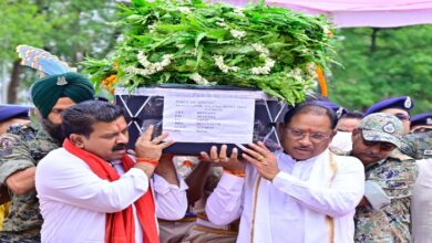 मुख्यमंत्री ने शहीद मेहुल भाई को दी भावभीनी श्रद्धांजलि, कहा; व्यर्थ नहीं जाएगा बलिदान
