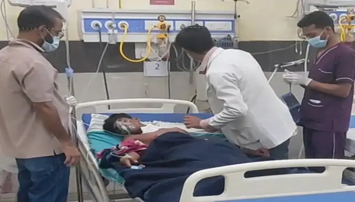 पड़ोसी ने गाली देने से किया मना, तो युवक ने कुल्हाड़ी से काटा गला; घायल सिम्स में भर्ती