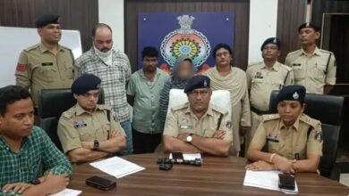 63 साल की महिला के घर चल रहा था सेक्स रैकेट, पुलिस ने रंगे हाथों दबोचा, तीन गिरफ्तार