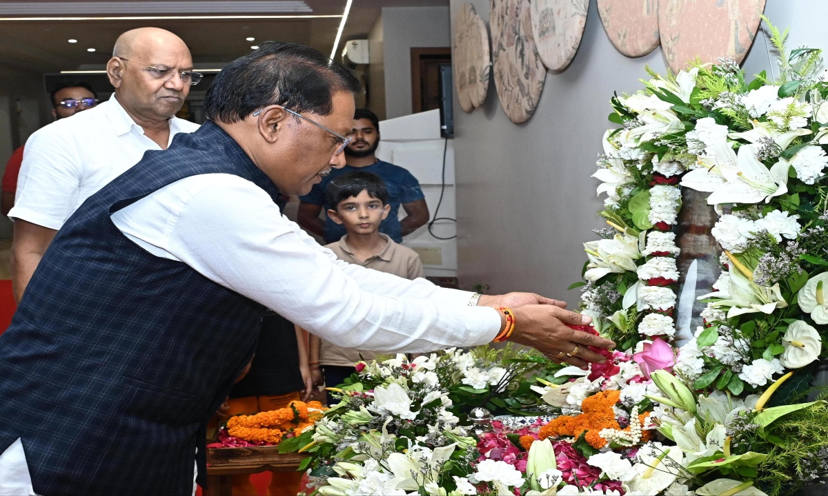 मुख्यमंत्री विष्णुदेव साय ने स्व. रामजीलाल अग्रवाल को दी श्रद्धांजलि