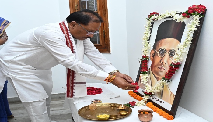 वीर सावरकर जयंती पर मुख्यमंत्री ने अर्पित की श्रद्धांजलि, कहा - उनका जीवन देशभक्ति की मिसाल