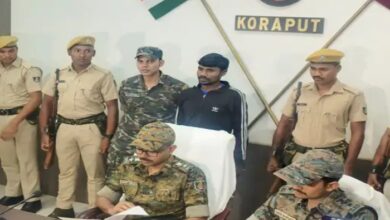 नक्सली हिड़मा AK-47 के साथ गिरफ्तार, 5 लाख का इनामी, भारी मात्रा में विस्फोटक बरामद