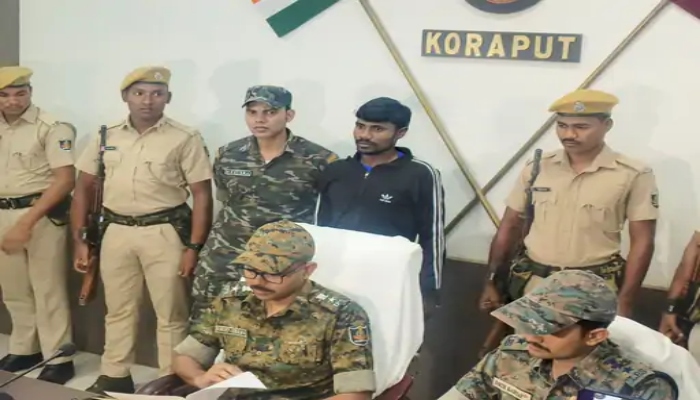 नक्सली हिड़मा AK-47 के साथ गिरफ्तार, 5 लाख का इनामी, भारी मात्रा में विस्फोटक बरामद