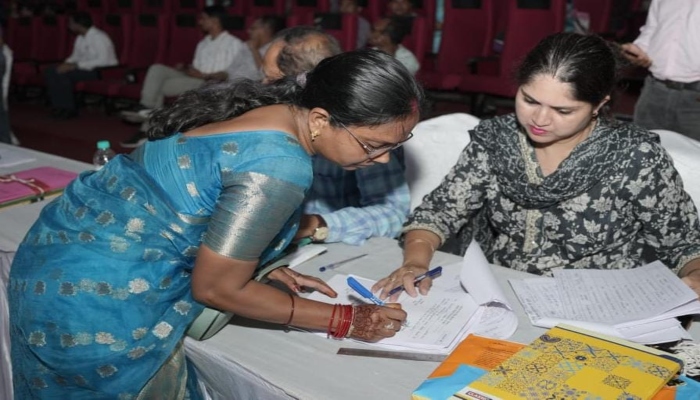 अतिशेष प्रधान पाठकों और सहायक शिक्षकों की काउंसिलिंग प्रक्रिया प्रारंभ, पारदर्शिता से हो रही पदस्थापना