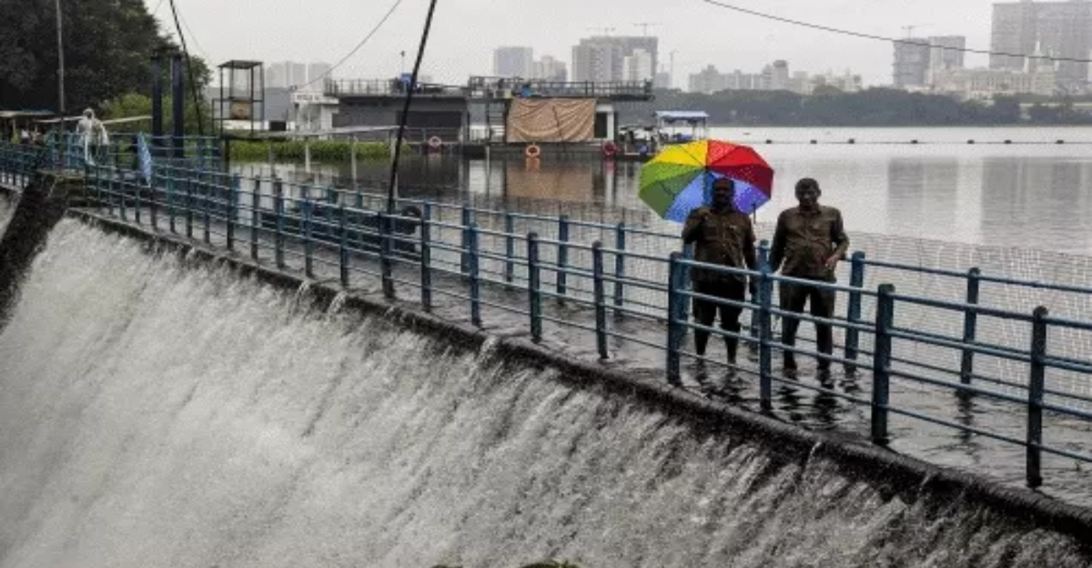 Monsoon speeds up: Reaches UP-Rajasthan, red alert in Jharkhand, Delhi's air clean