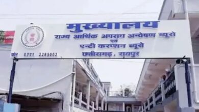ACB RAID: रिश्वत लेते रंगे हाथ पकड़े गए प्रभारी तहसीलदार, काम करने के एवज में मांगे थे पैसे