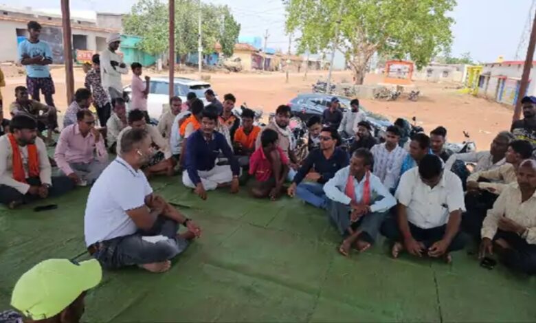 Chemical-laden water from the cheese factory in Durg has become a problem for the villagers, fields are barren; people are falling sick due to the stench