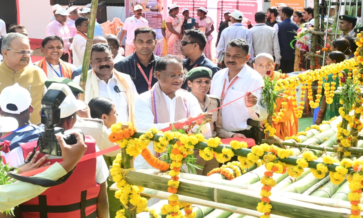 मुख्यमंत्री साय ने भोंगापाल में बांस नौका विहार केंद्र का किया शुभारंभ