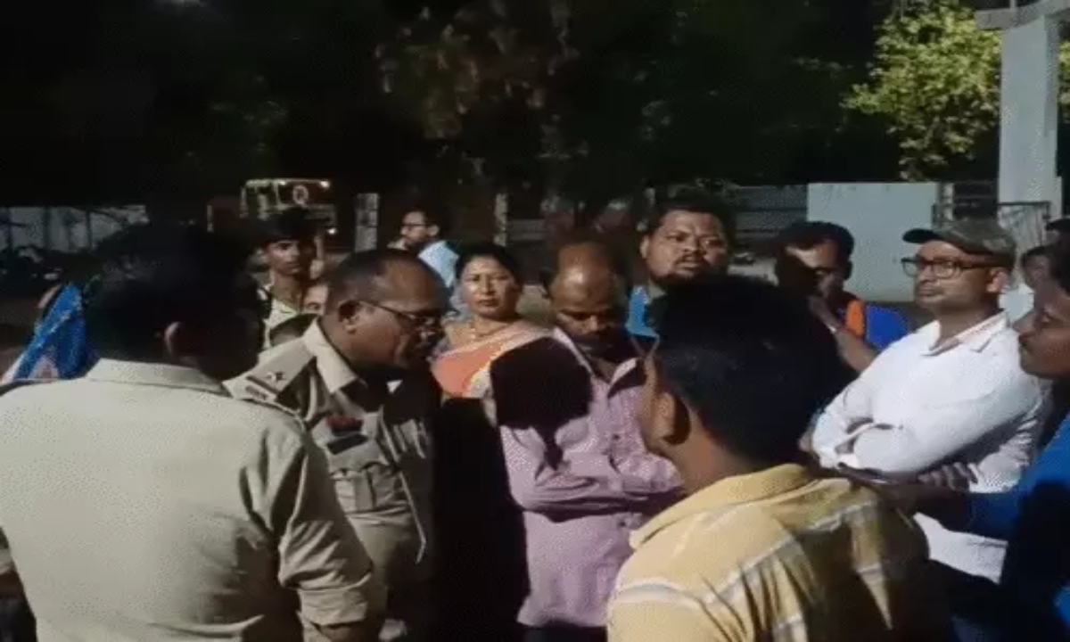 भिलाई में सड़क हादसे में बच्ची की मौत, परिजनों का थाने में हंगामा