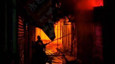 Huge fire in Shanichari market, 25 shops burnt to ashes