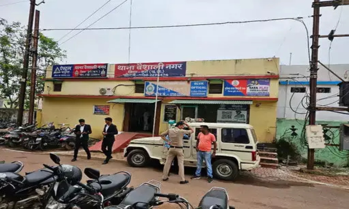 Property dealer duped of Rs 1.30 crore, fraudsters duped him by making him invest in shares
