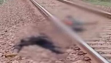 नींद में रेलवे पटरी पर सोए मजदूर, ट्रेन की चपेट में आने से दो की मौत, दो घायल