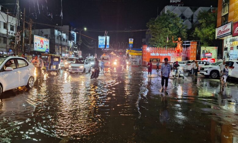 छत्तीसगढ़ के 9 जिलों में बिजली गिरने का अलर्ट, रायपुर में आधे घंटे की बारिश से सड़कें बनी तालाब