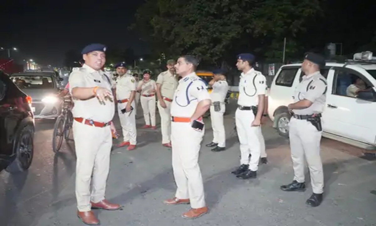 वाहन चेकिंग के दौरान स्कॉर्पियो ने उड़ाए तीन पुलिसकर्मी, महिला सिपाही की मौत