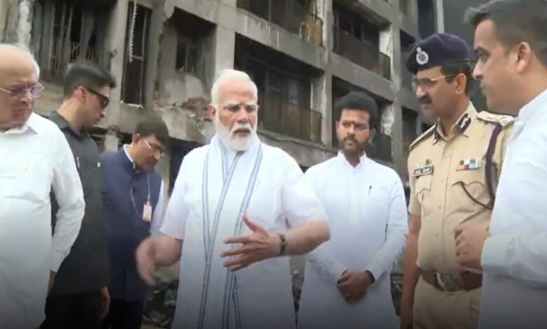 अहमदाबाद विमान हादसा: 265 शव बरामद, पीएम मोदी ने किया घटनास्थल का दौरा