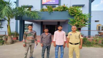 युवती से की छेड़छाड़, बोली- “पब चलोगी क्या”, युवती ने बीच सड़क पर लगाई फटकार, दोनों युवक गिरफ्तार