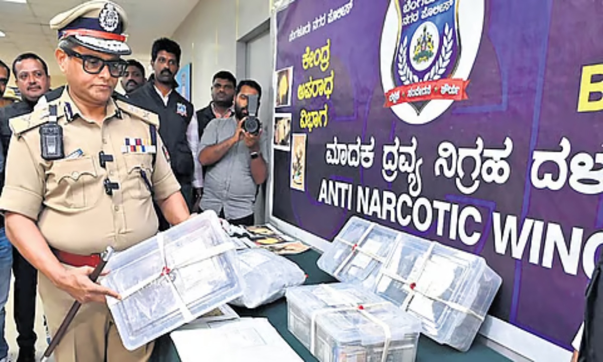 10 करोड़ की MDMA ड्रग्स के साथ विदेशी गिरफ्तार