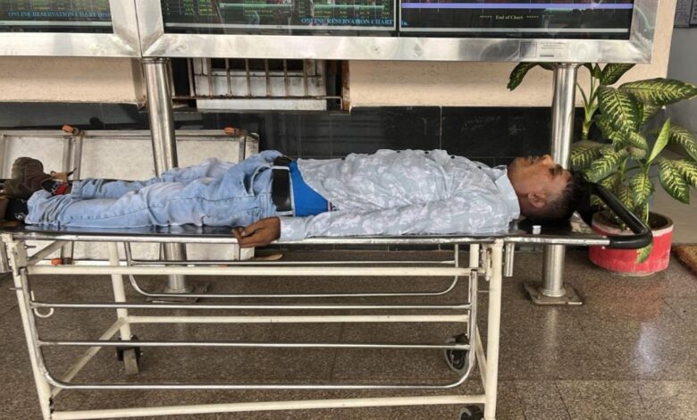 A young man had a heart attack in Jan Shatabdi Express, his body remained at the station for 3 hours