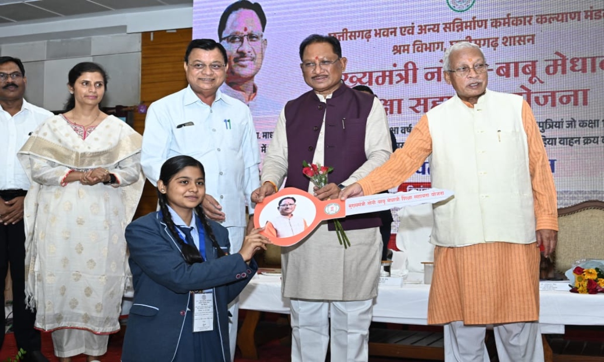 श्रमिक परिवारों के सशक्तिकरण और उत्थान के लिए समर्पित है हमारी सरकार: मुख्यमंत्री विष्णु देव साय