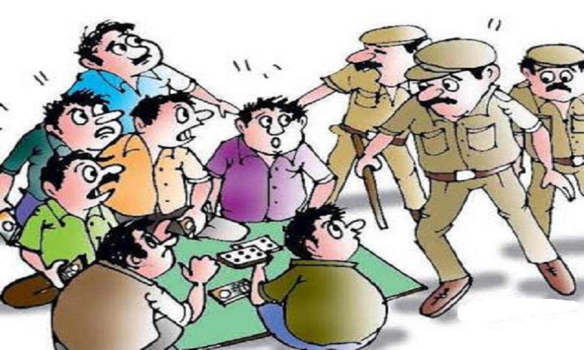 जुआ खेलते 18 लोग गिरफ्तार, 10.82 लाख रुपए कैश और 20 मोबाइल जब्त