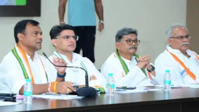 पॉलिटिकल अफेयर्स कमेटी की बैठक में पूर्व सीएम भूपेश बघेल ने बैज-महंत पर कसा तंज, सरकार पर सीधा हमला नहीं करने का लगाया आरोप