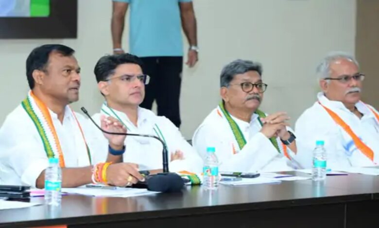 पॉलिटिकल अफेयर्स कमेटी की बैठक में पूर्व सीएम भूपेश बघेल ने बैज-महंत पर कसा तंज, सरकार पर सीधा हमला नहीं करने का लगाया आरोप