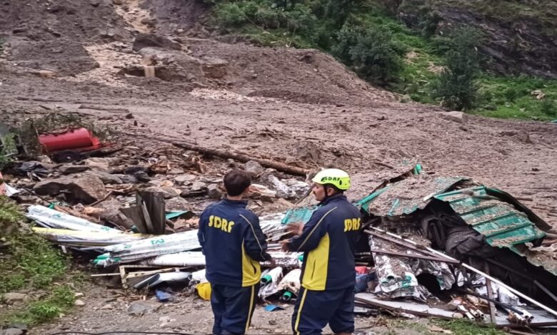 Chardham Yatra stopped for 24 hours: Cloud burst on Yamunotri route, 9 workers missing