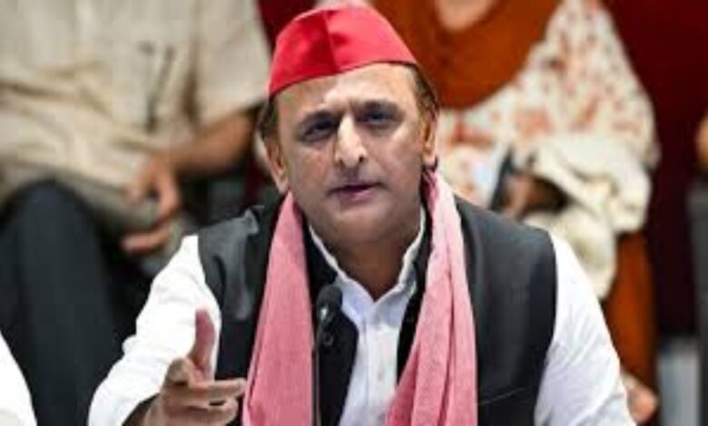 सपा ने तीन विधायकों को पार्टी से निकाला, विचारधारा से भटकने का आरोप