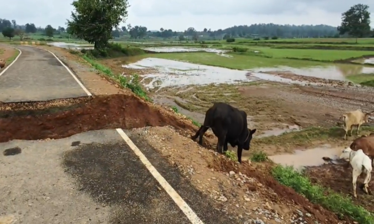 Road built at the cost of crores was washed away in the rain, villagers are angry
