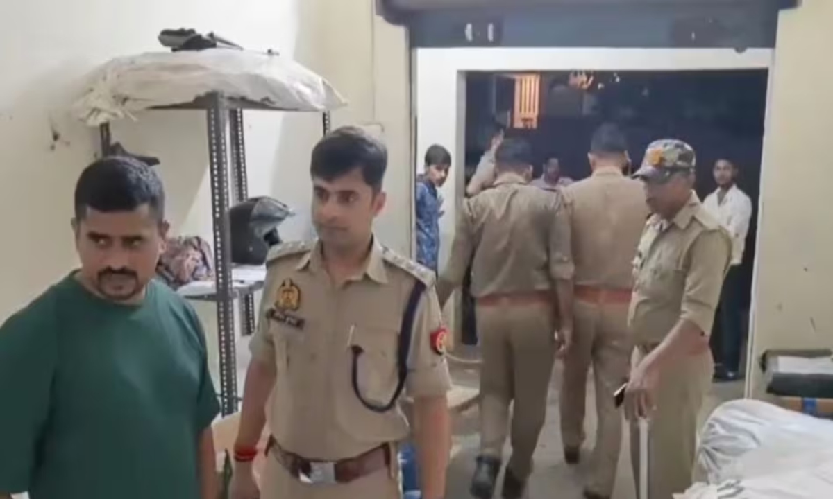  नौकरी न देने पर युवक ने मैनेजर को मारी गोली, हालत स्थिर