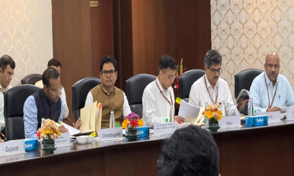 Finance Minister O.P. Chaudhary gave strong suggestions on GST reforms, advised to take strict action against fake bills