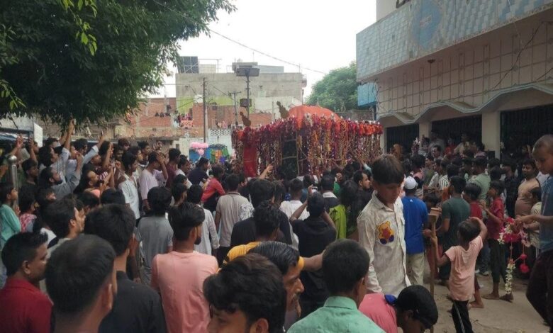 मोहर्रम पर मंदिर की छत पर शेर बनकर नाचते युवक, वीडियो वायरल; हिंदू संगठनों में आक्रोश