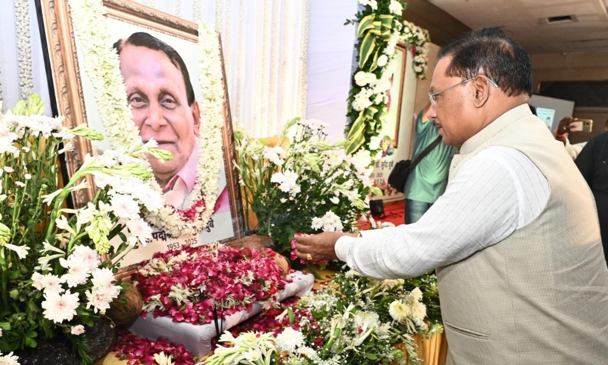 The poet who made everyone laugh left us crying: CM Sai