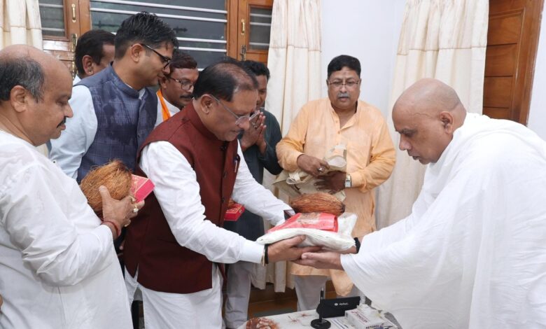 गुरु पूर्णिमा पर गुरु दर्शन के लिए अघोर गुरुपीठ पहुंचे सीएम साय
